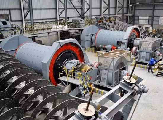 Broyeur à boulets au meilleur prix pour l'usine de séparation des métaux, la métallurgie, l'industrie chimique, les matériaux de construction, la production d'énergie, etc.